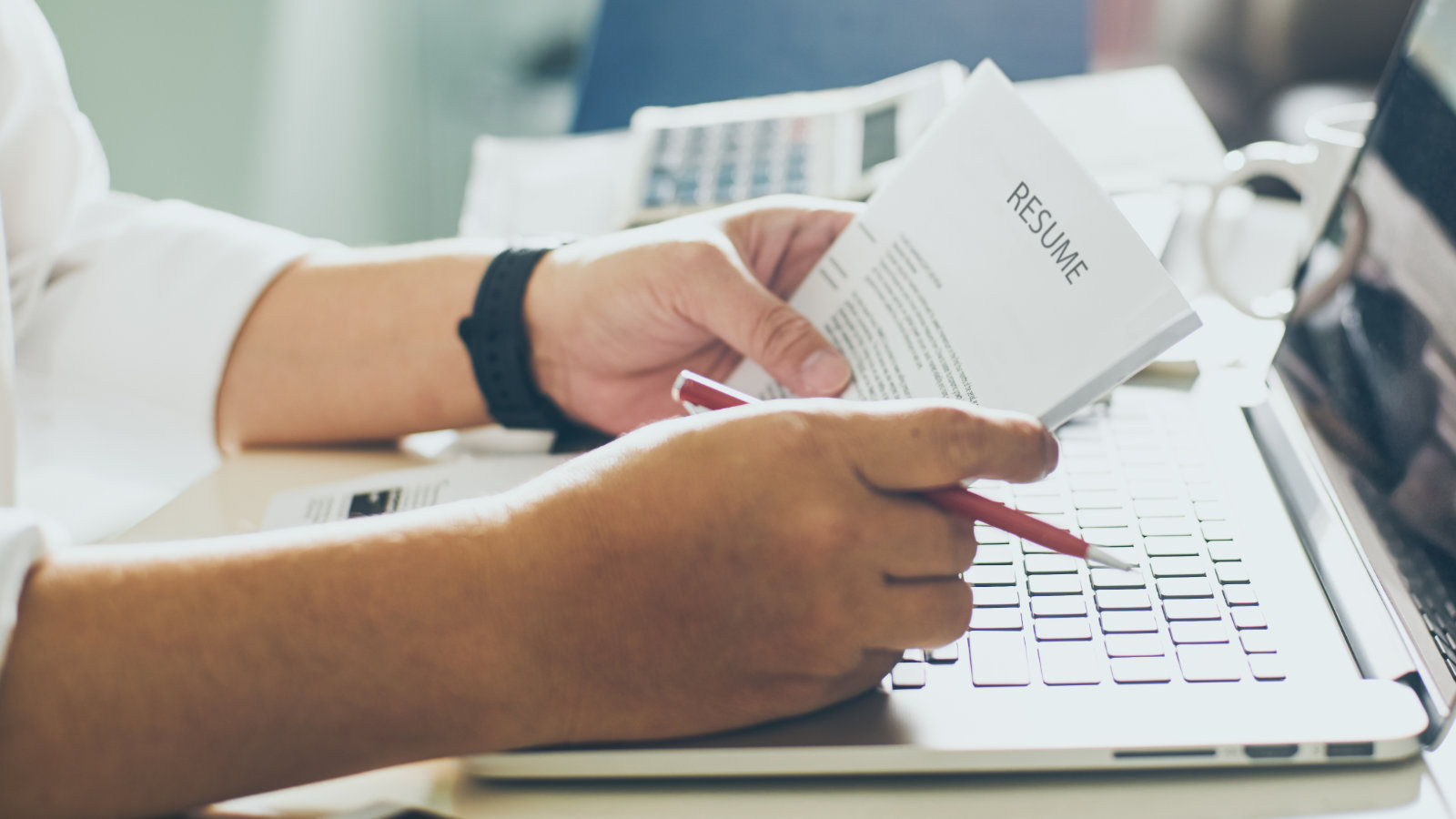 Jak napisać CV, by zdobyć pracę za granicą?