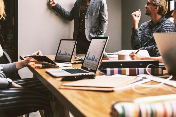 Onboarding pracownika – czym jest, etapy, przykłady