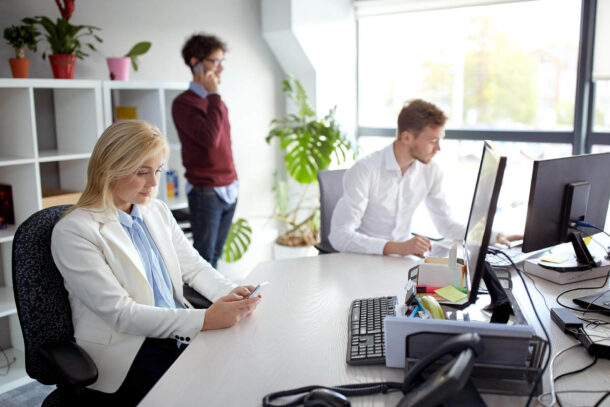 Czym różni się outsourcing od pracy tymczasowej?
