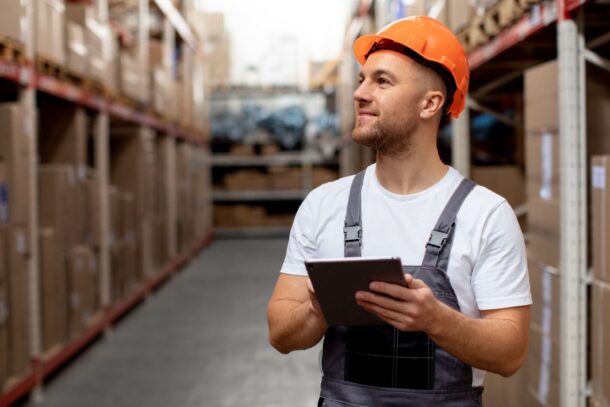 Zarobki studentów do 26 roku życia w Polsce. Najnowsze stawki netto i możliwości pracy.